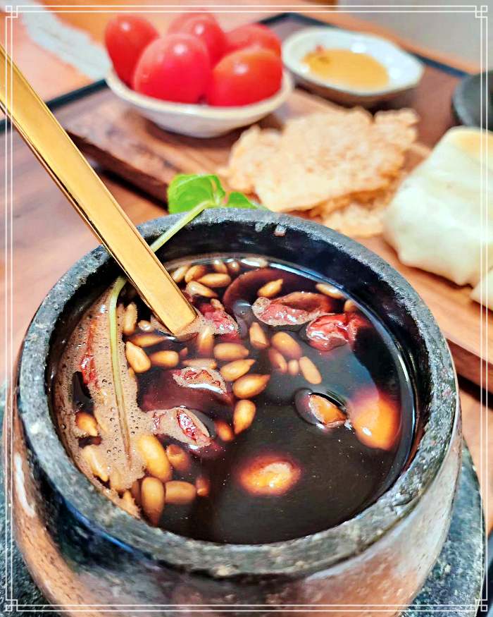 밀양 아리랑시장 맛집 레트로 카페, 직접 달인 쌍화차