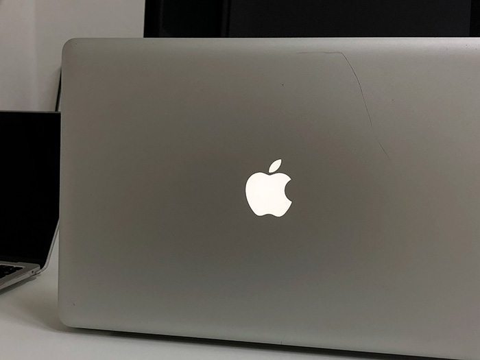 맥북 프로 2011 상판 애플 로고 라이트