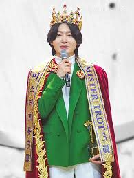 김용빈 가수 프로필 나이 데뷔 학력 가족관계 부모 할머니