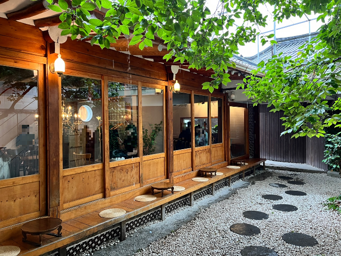 운치있는 처마 자리