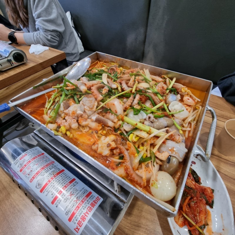 을지로입구 산낙지 '무교동 목포세발낙지'