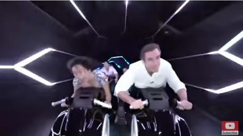 상하이 디즈니랜드 트론 라이트사이클 파워 런 야간 조명