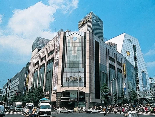 신주쿠 루미네1