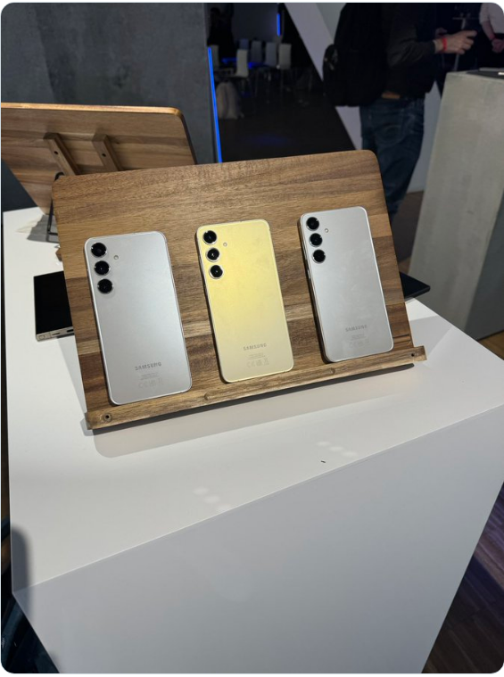 갤럭시 S24 시리즈의 출시를 앞두고 삼성이 선보일 새로운 소프트웨어 업데이트(출처-트위터)