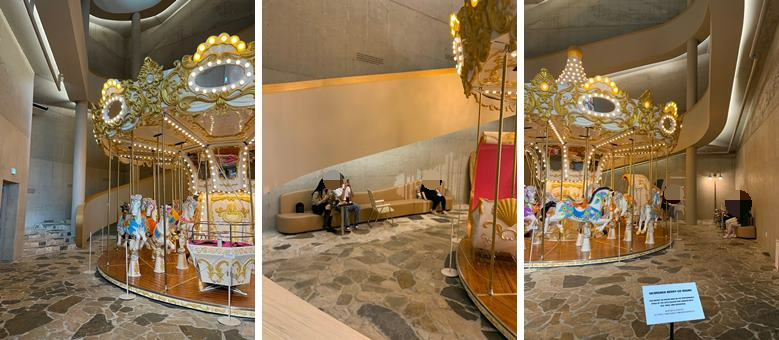 회전목마 근처 자리