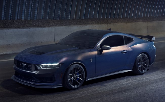 포드-머스탱-다크호스