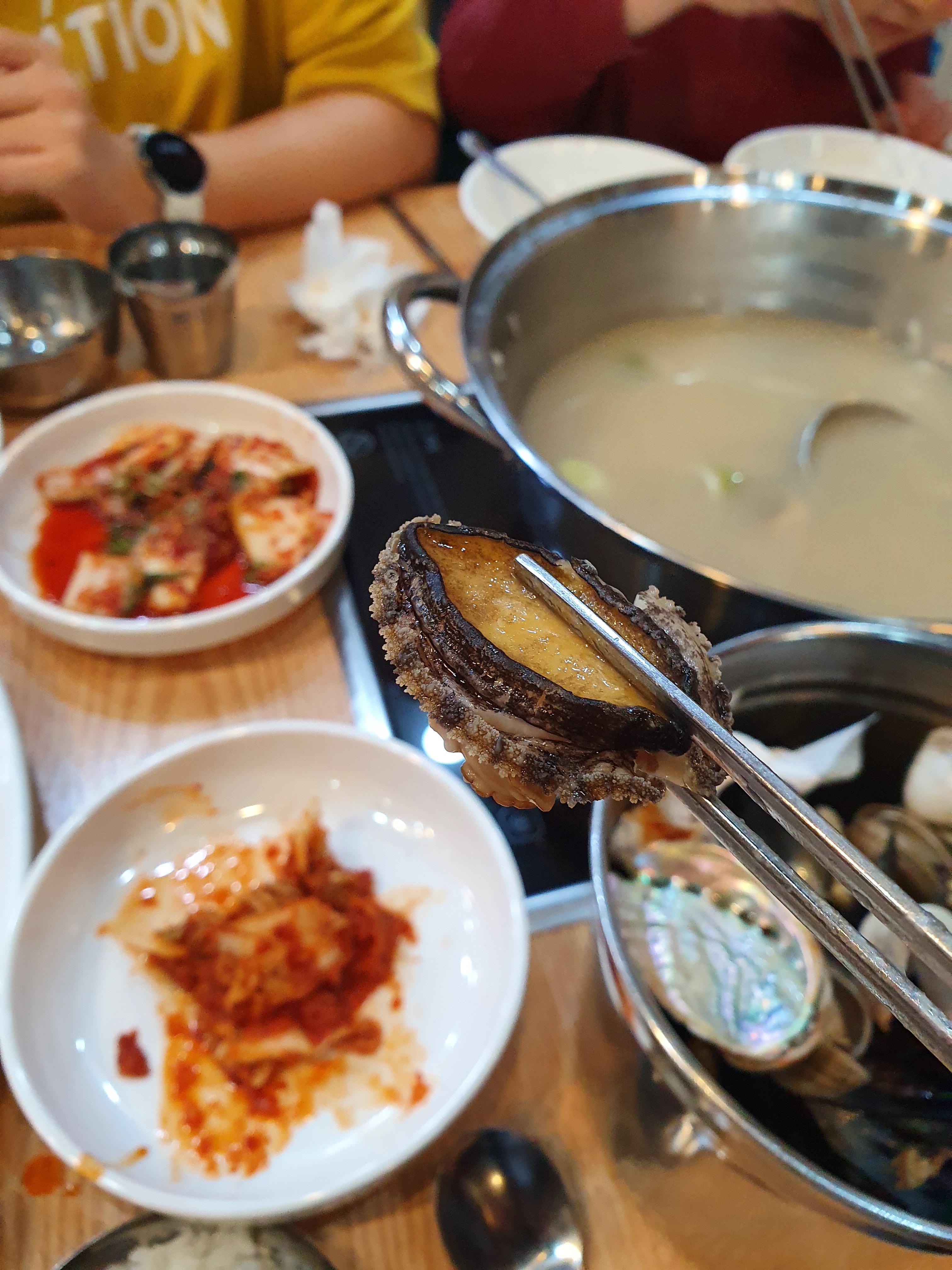 관저동 온천 물총 칼국수 2인분에 들어간 전복
