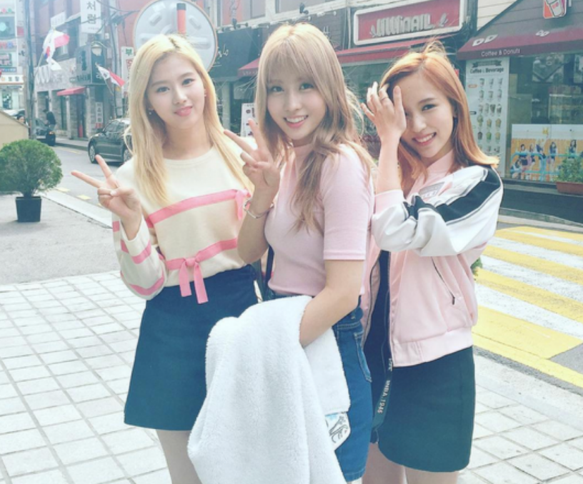 모모 사나 미나