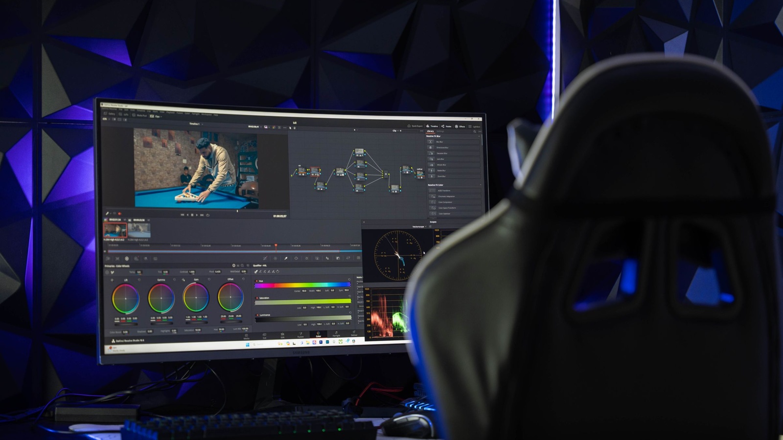 DaVinci Resolve 컬러 작업 환경을 보여 주는 예시 사진. 21.1.1의 새 기능이나 백업 실행 결과를 촬영한 화면은 아닙니다.