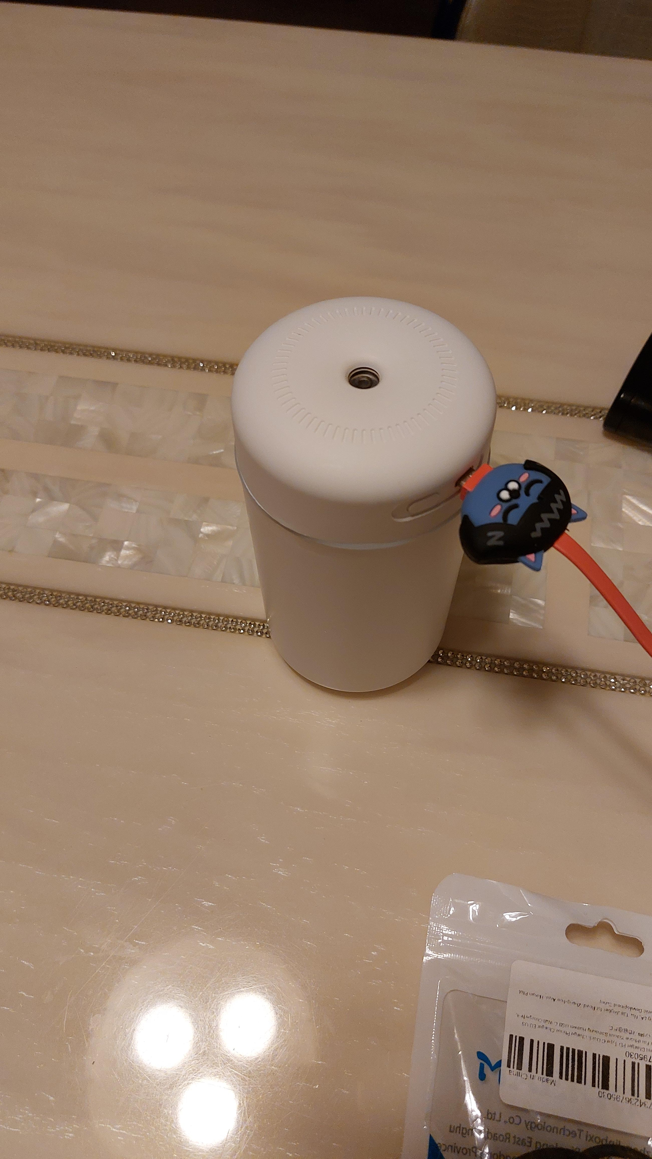 알리 익스프레스 탁상용 가습기 전원이 꺼진 사진