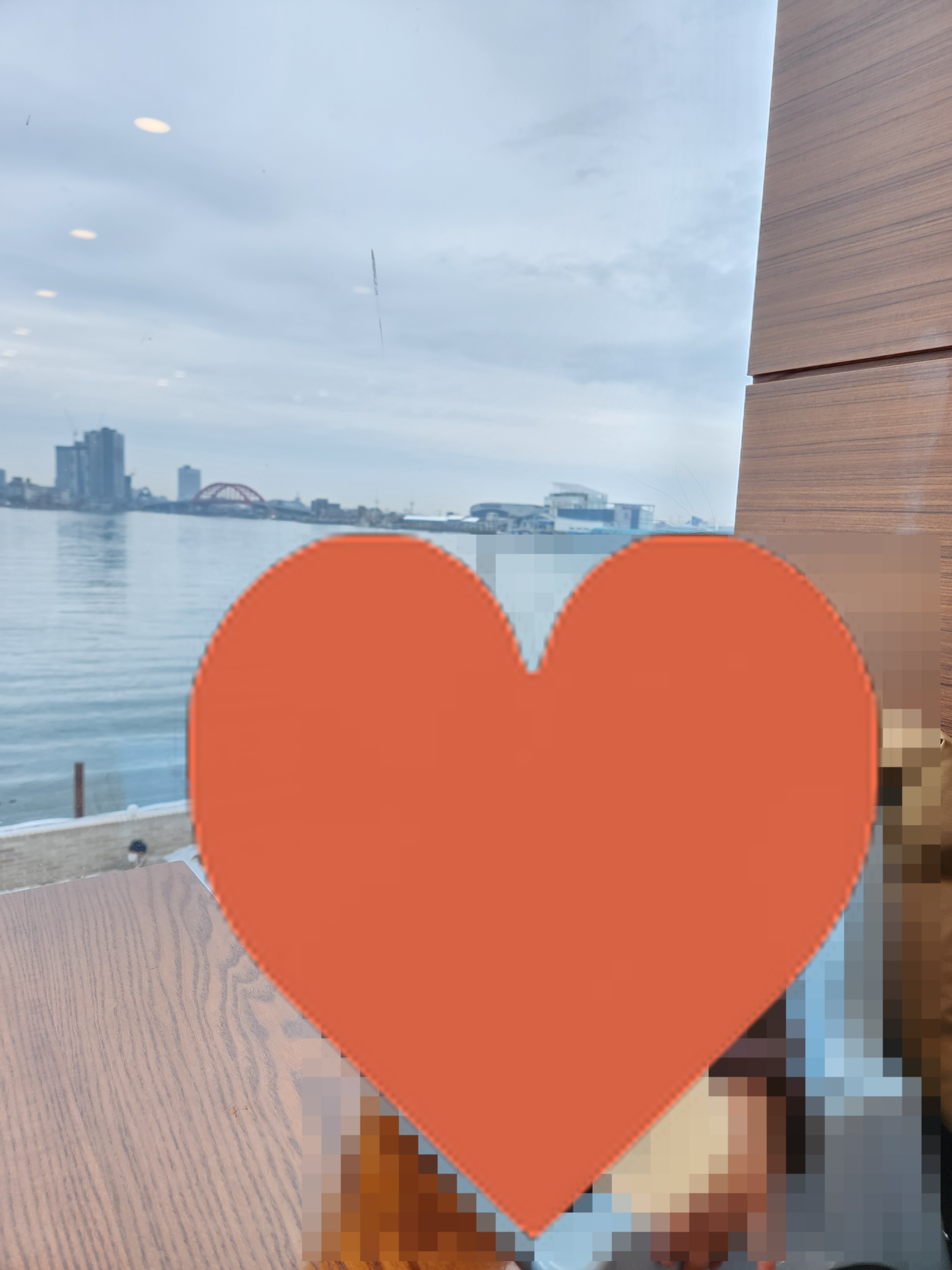 청초수물회 2층 창가석 자리