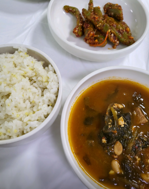 엄마가 산채원 식당 대표