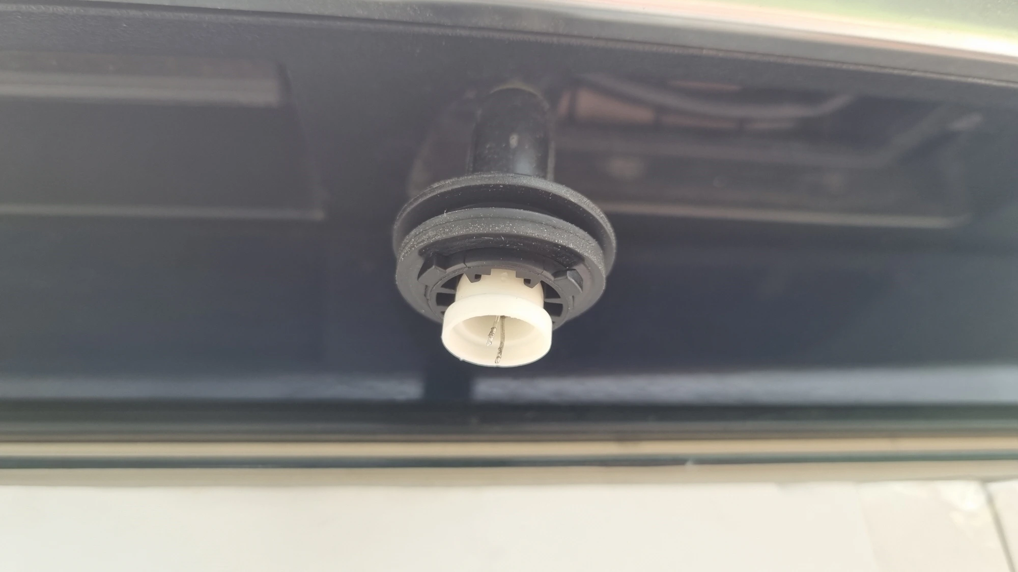 번호판 조명등 램프 모습