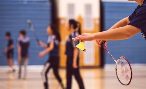 배드민턴 하는 사람들 사진