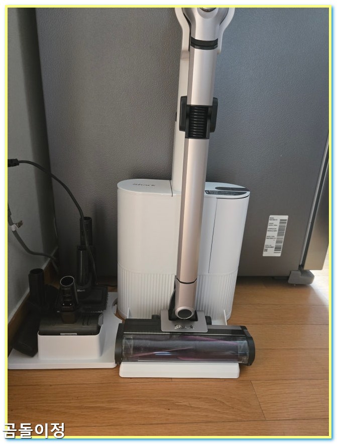 샤크 무선청소기 편리한 스테이션과 손목 부담 줄여주는 사용감3