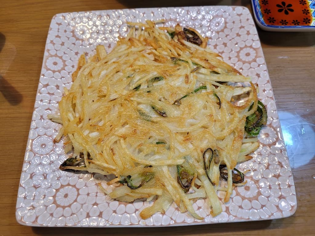 갈지 않고 썰어서 만든 감자전