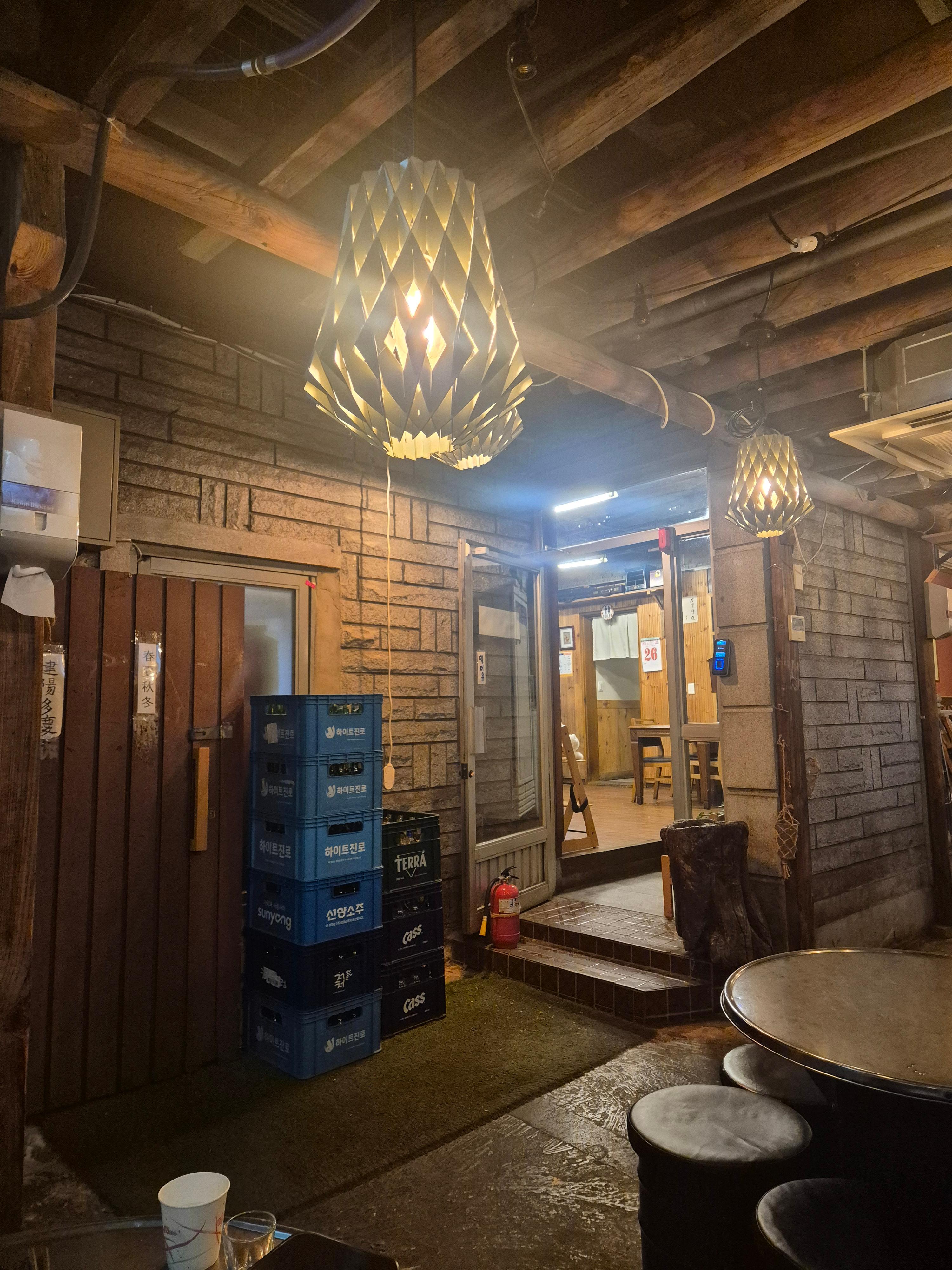 대전 대흥동 맛집 배실댁 야외테이블 모습