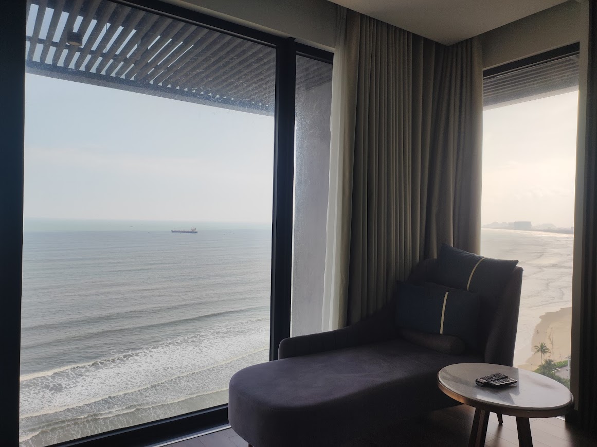 미케비치가 보이는 오션뷰 객실 전경