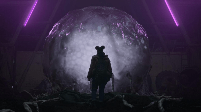 운석 앞 소녀의 모습