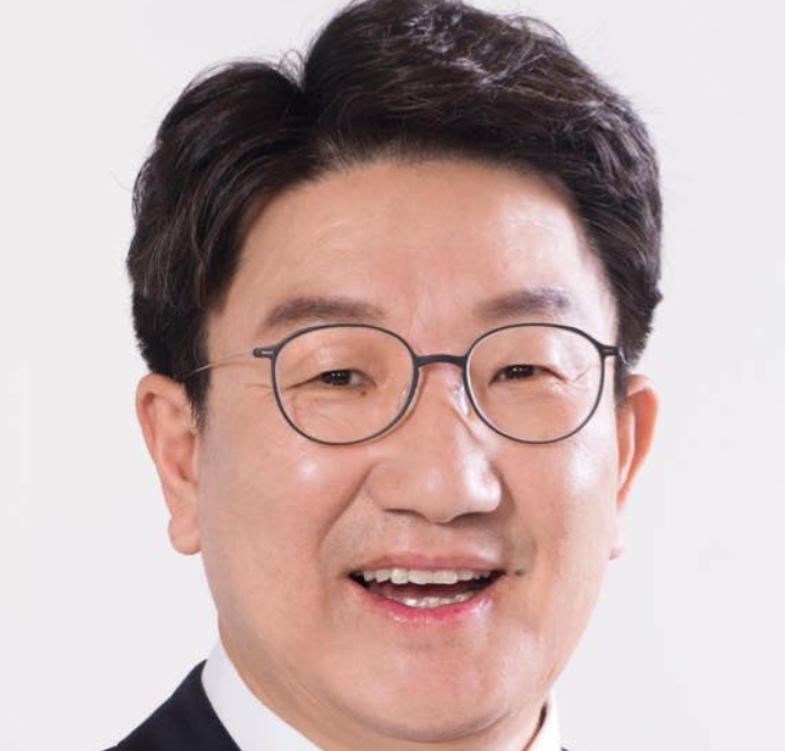 권성동