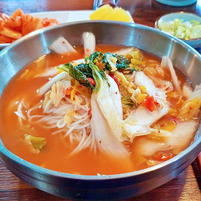 경남 양산 맛집 추천 생방송투데이 가오리회 비빔국수 멸치 육수 잔치국수 물국수 단호박 비빔국수 오늘방송 고수뎐