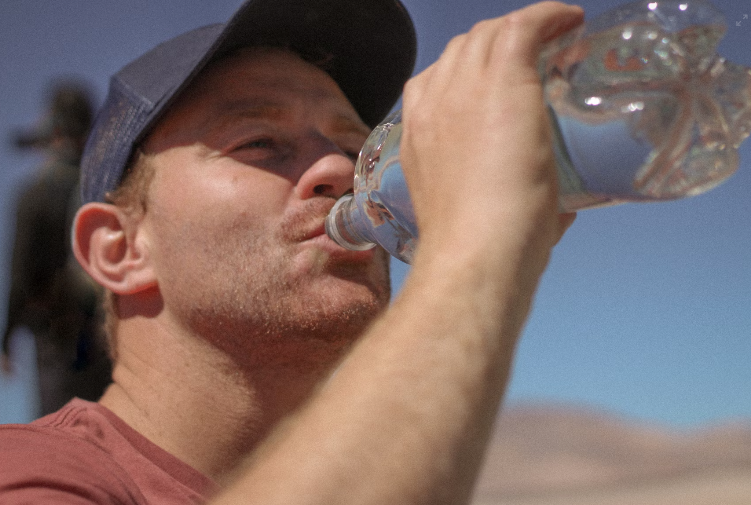 하루 물 2L 몸에 좋을까? 체중별 물 섭취량, 저나트륨 혈증 방지