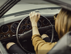 운전하는 여자