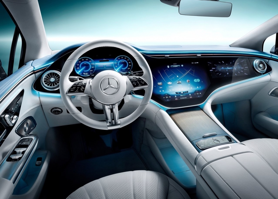 메르세데스-벤츠 EQE