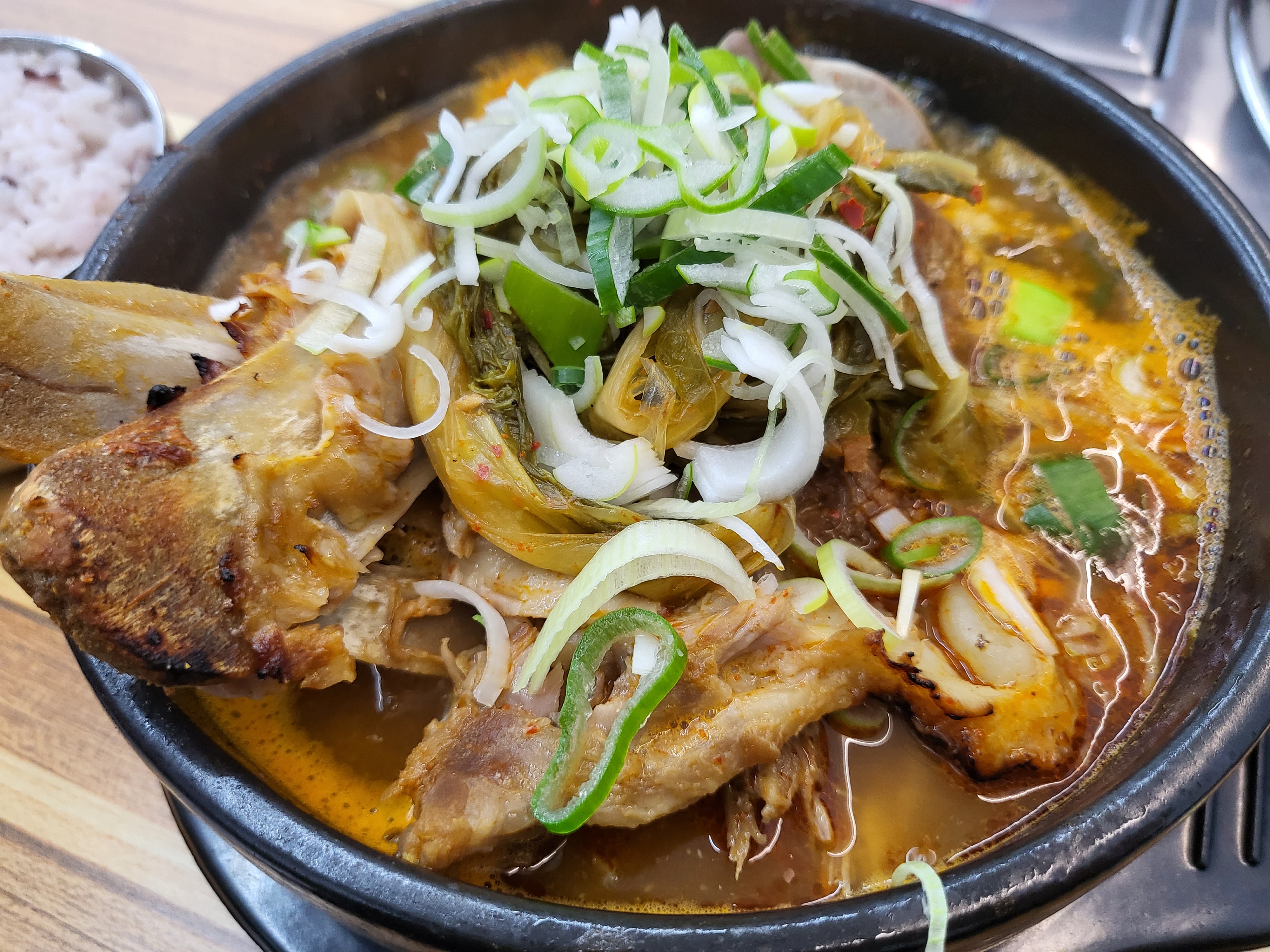 사리원 - 감자탕 뷰티컷