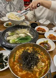 생생정보 스타밥집 가수 원미연 만두전골 장칼국수