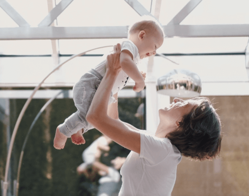 아기-엄마-미소