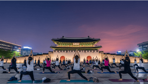 2025 광화문 달빛요가 &ndash; 도심 한가운데서 달빛 아래 힐링을!