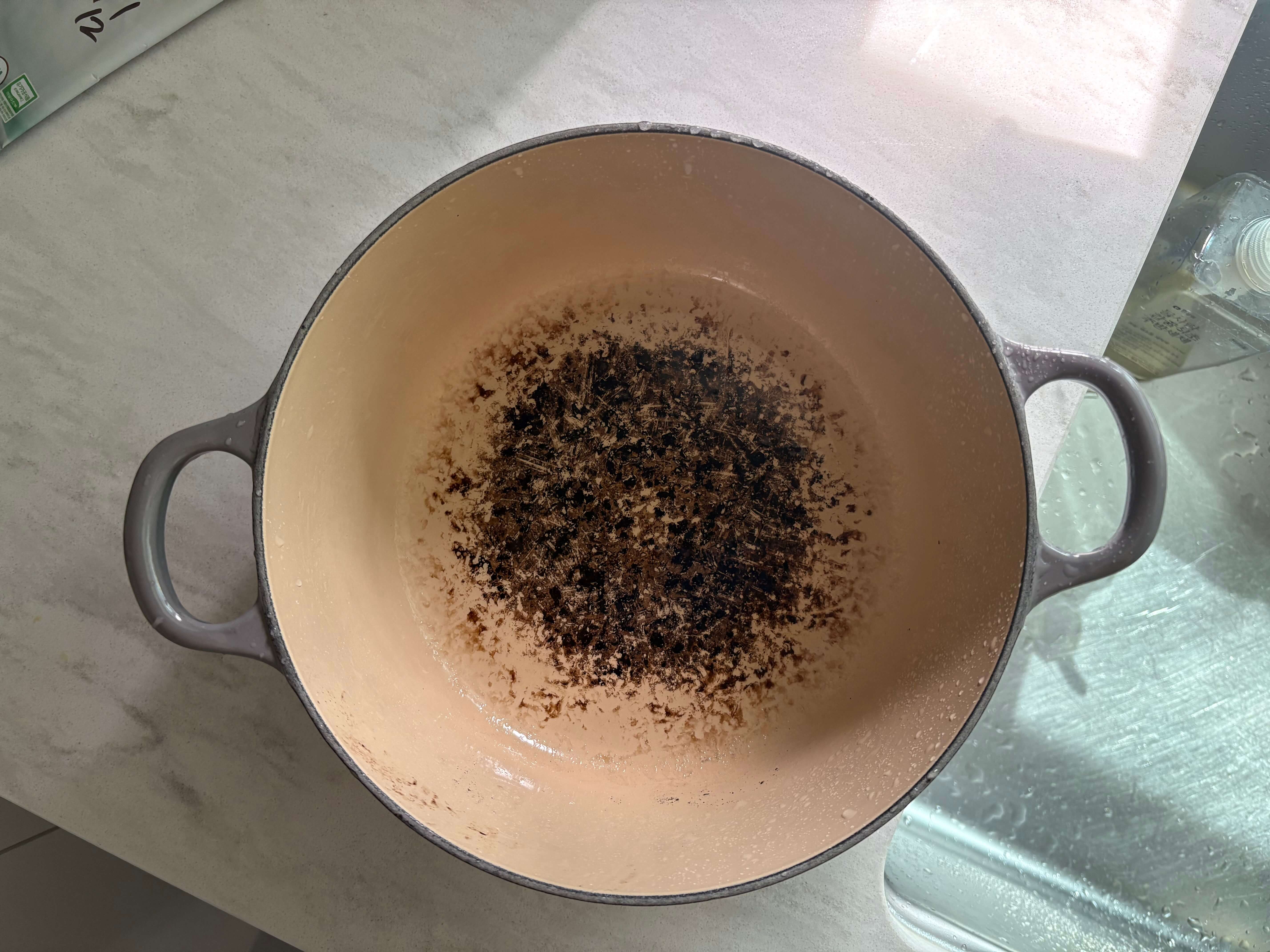 르크루제 냄비 탄자국 세척