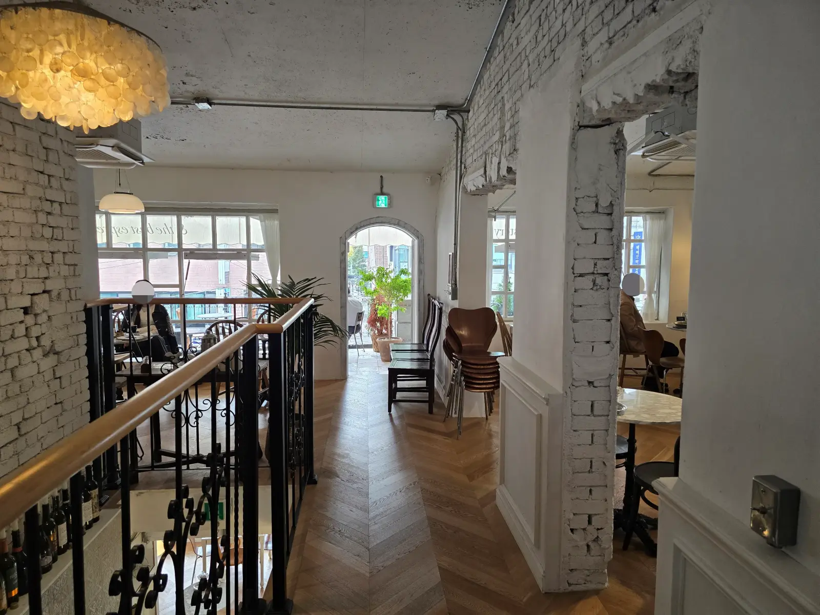 2층으로 올라왔을 때 보이는 첫모습