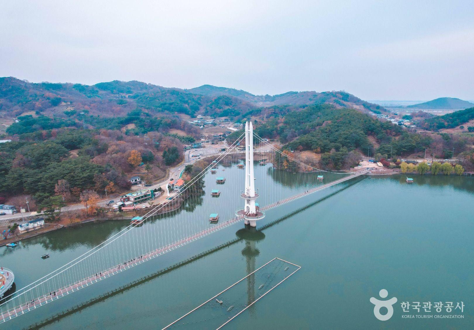 예당호 출렁다리