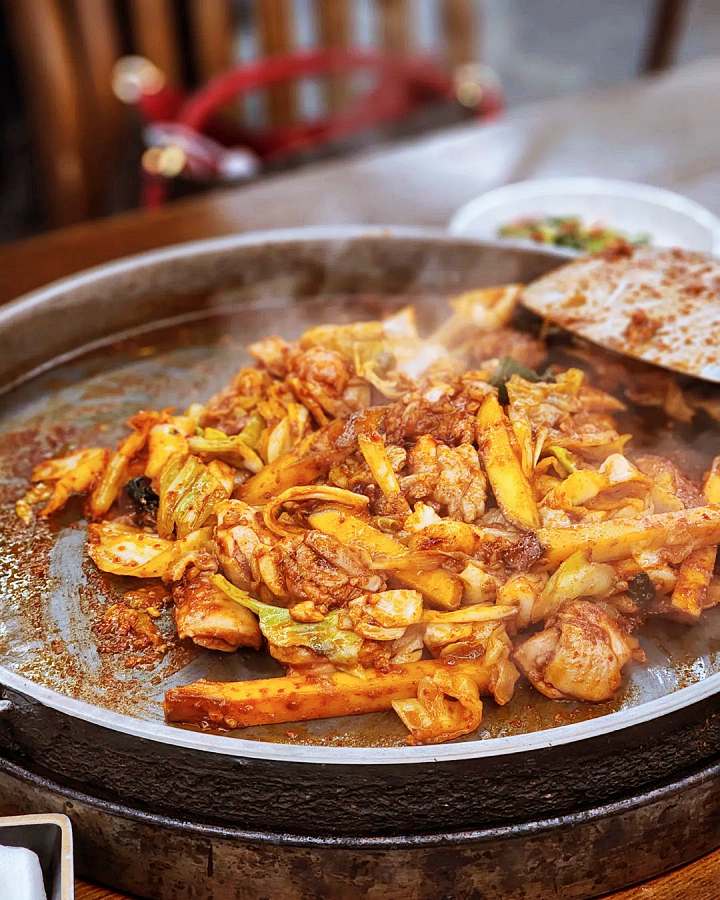 알토란 김형우 대박집 대표 닭갈비 연 매출 100억 신화 맛있는 닭갈비집 춘천 맛집 위치 메뉴 가격 정보