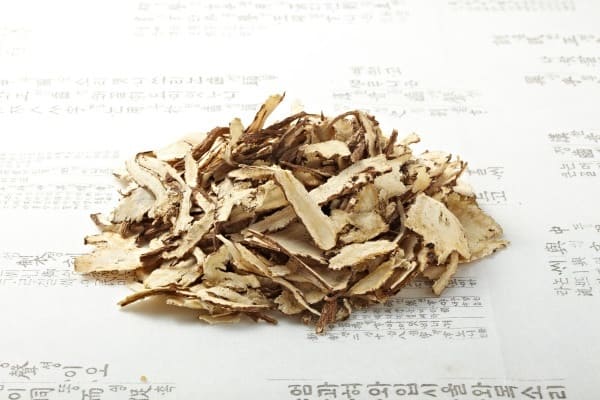 당귀 뿌리 조각 사진