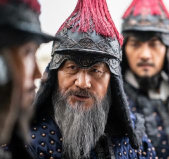 영화 <한산>에 출연한 안성기