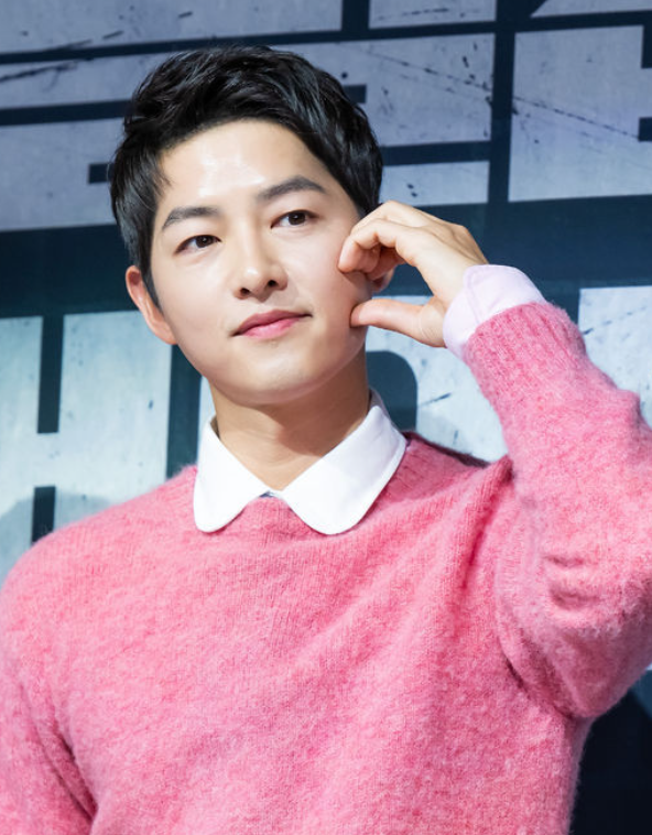 송중기-하트포즈