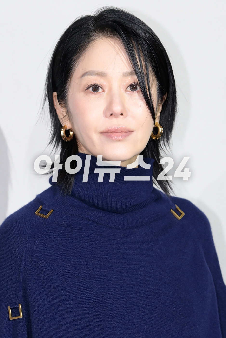 배우 고현정이 29일 오후 서울 한강 잠수교에서 진행된 '루이 비통 2023 프리폴 패션쇼'에 참석하고 있다. [사진=정소희 기자]