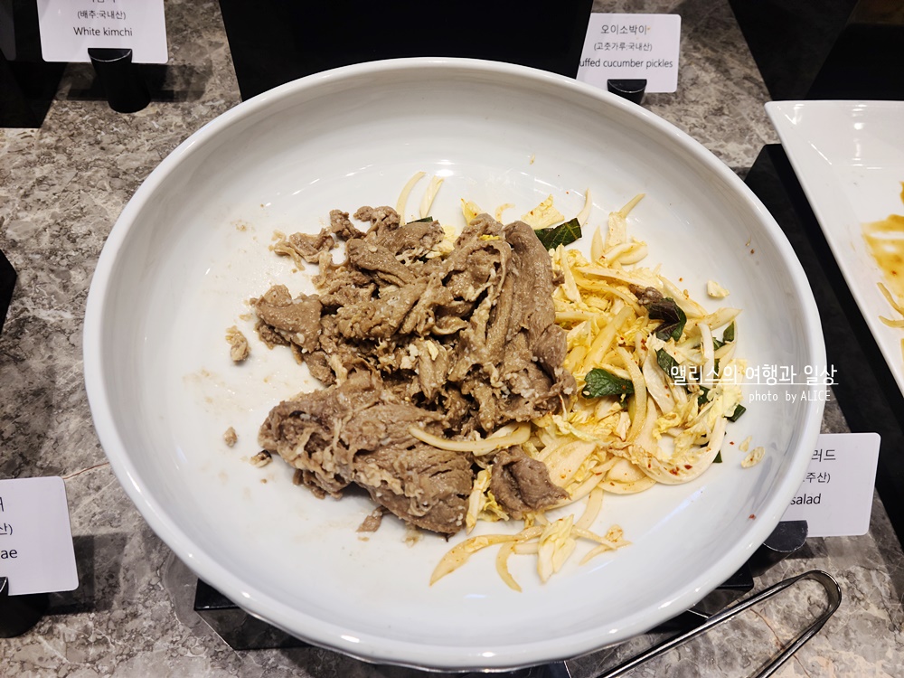 포포인츠 바이 쉐라톤 서울 명동 에볼루션 뷔페 런치 후기