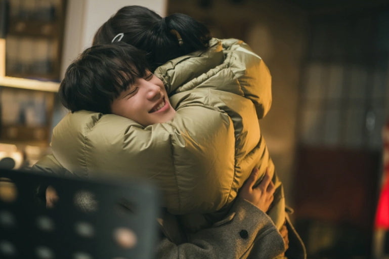 2025년 한국 멜로영화의 감정 서사와 세대 간 사랑의 진화 관련 사진