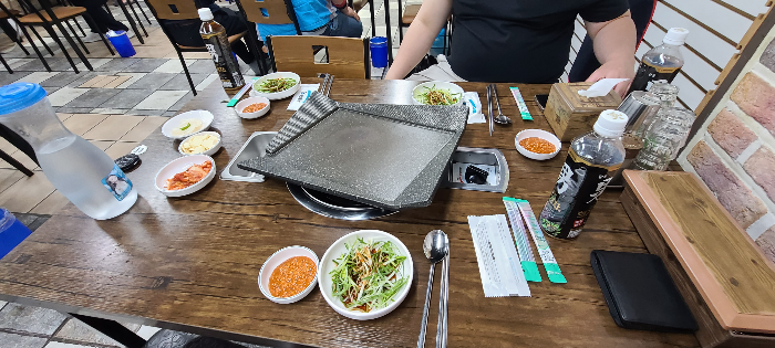 황금대패삼겹살 가격표 저렴한고기 정직한식당 상차림