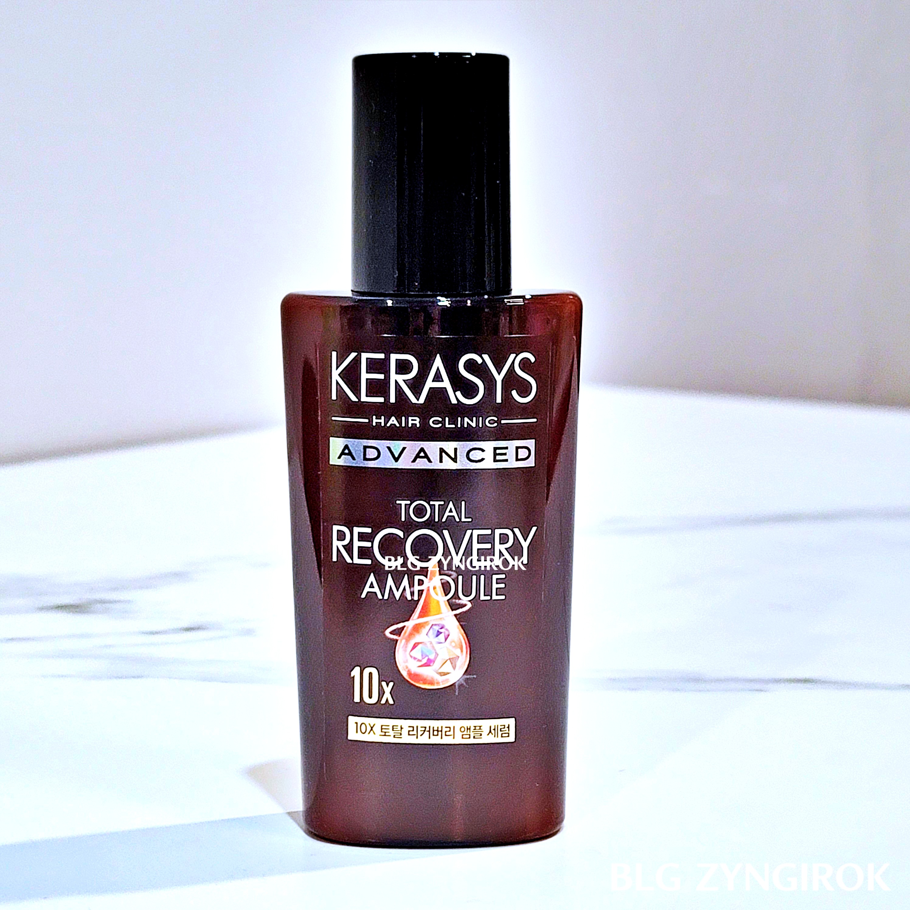 다이소 케라시스 바르는 토탈리커버리 앰플 세럼 한 병이 테이블 위에 놓여있다.