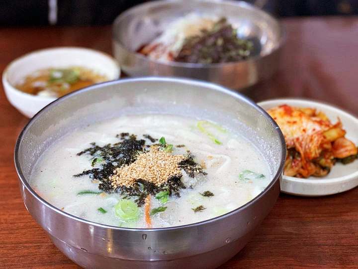 생방송오늘저녁 낭만시장 중앙시장 춘천 들깨 칼국수 옹심이 뽀글장 보리밥 비빔밥 맛집 추천