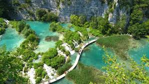 플리트비체 국립공원: 살아 움직이는 에메랄드 계곡 (출처:나무위키/W위키백과)