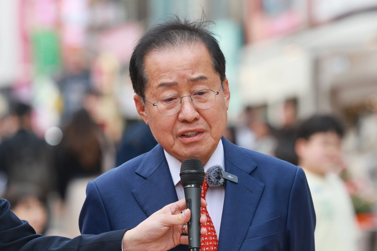 이재명 집권하면 초대 국무총리는 홍준표? 묘한 분위기 속 터져나온 '홍준표 국무총리설'에 홍준표 "나는 손오공이다" - 정치권서 터져 나온 이재명 집권 뒤 홍준표 국무총리설 이재명 집권하면 초대 국무총리는 홍준표? 묘한 분위기 속 터져나온 '홍준표 국무총리설'에 홍준표 "나는 손오공이다" - 정치권서 터져 나온 이재명 집권 뒤 홍준표 국무총리설