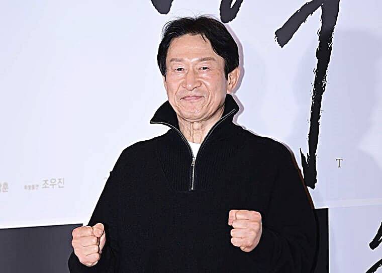 배우-김응수