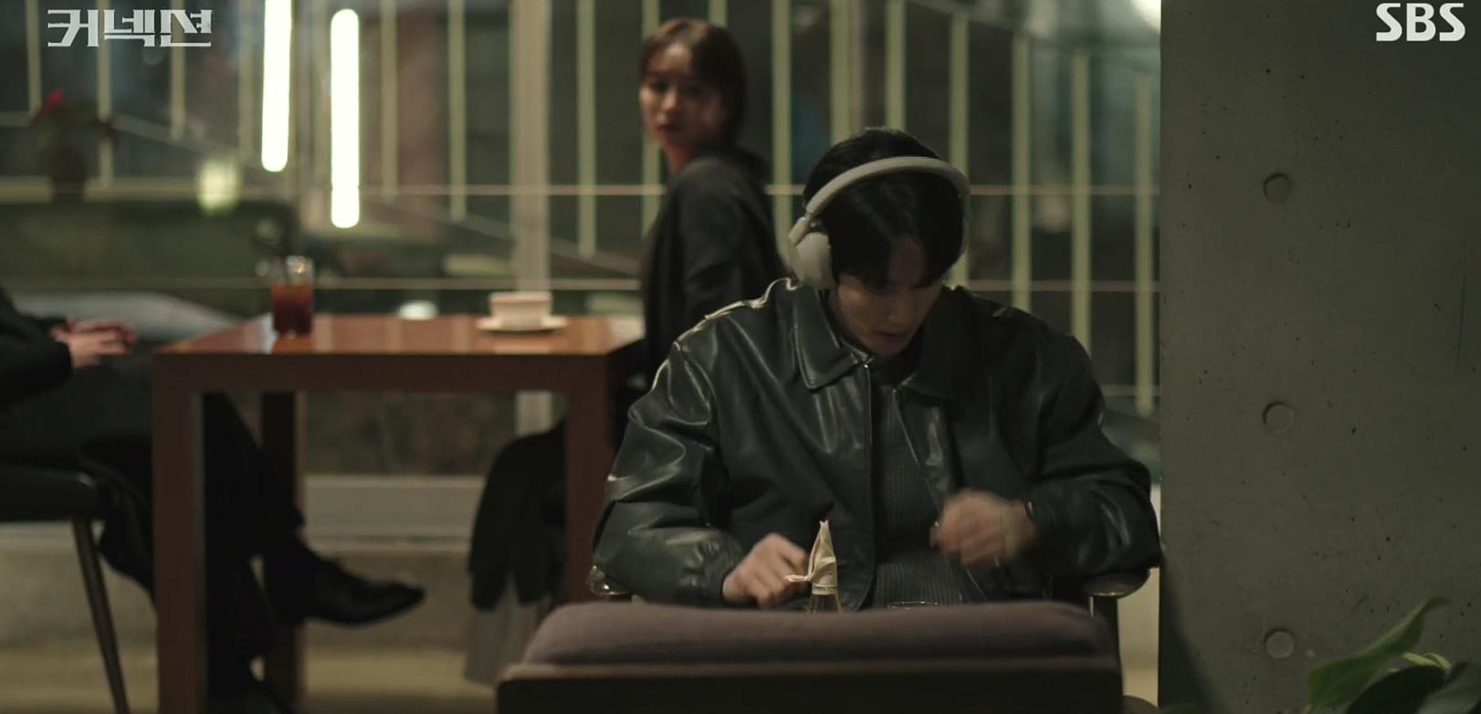 커넥션 6회 줄거리