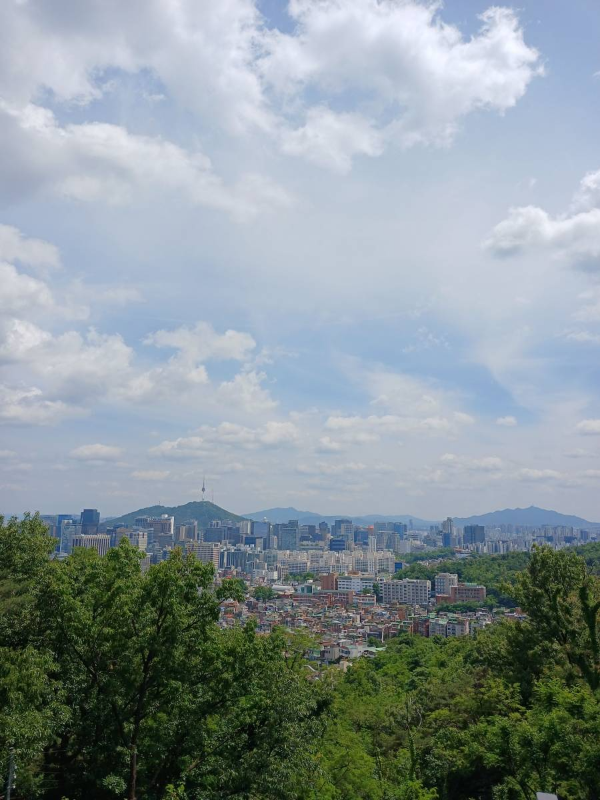 초소책방에서 바라본 서울시내